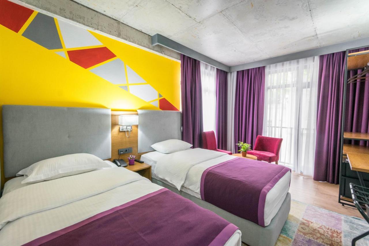 Hotel Adora Tbilisi Buitenkant foto