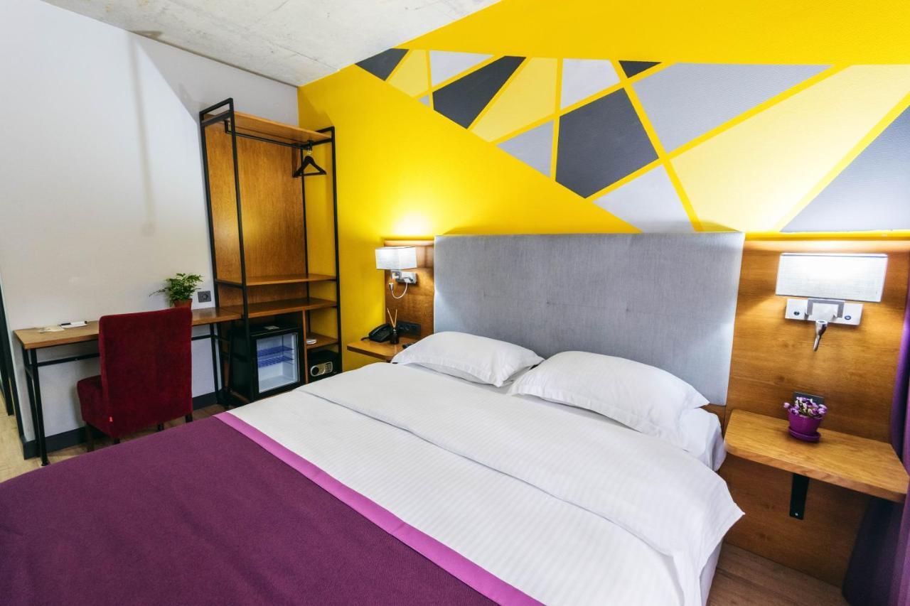 Hotel Adora Tbilisi Buitenkant foto