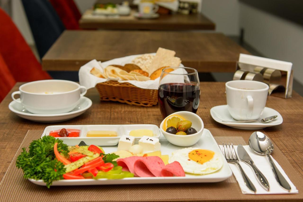 Hotel Adora Tbilisi Buitenkant foto